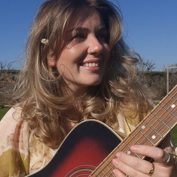 Lauren Blundell promotional photo