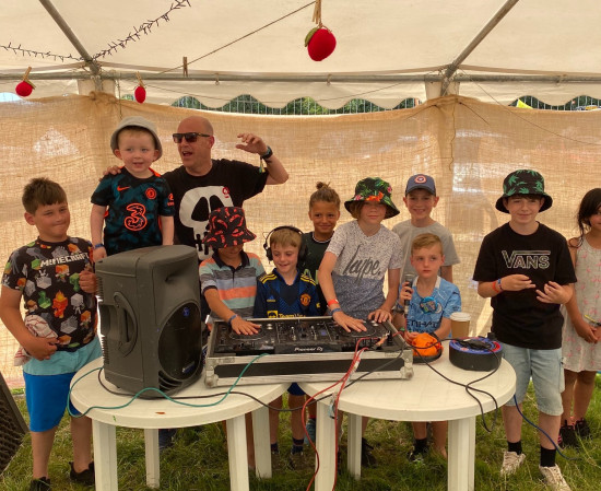 Che's DJ Workshop For Young People promotional photo
